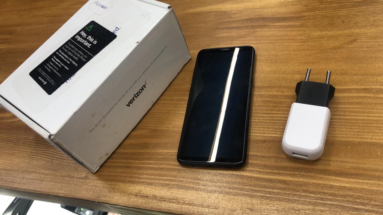 Это оригинальная коробка от Samsung Galaxy S8 Verizon