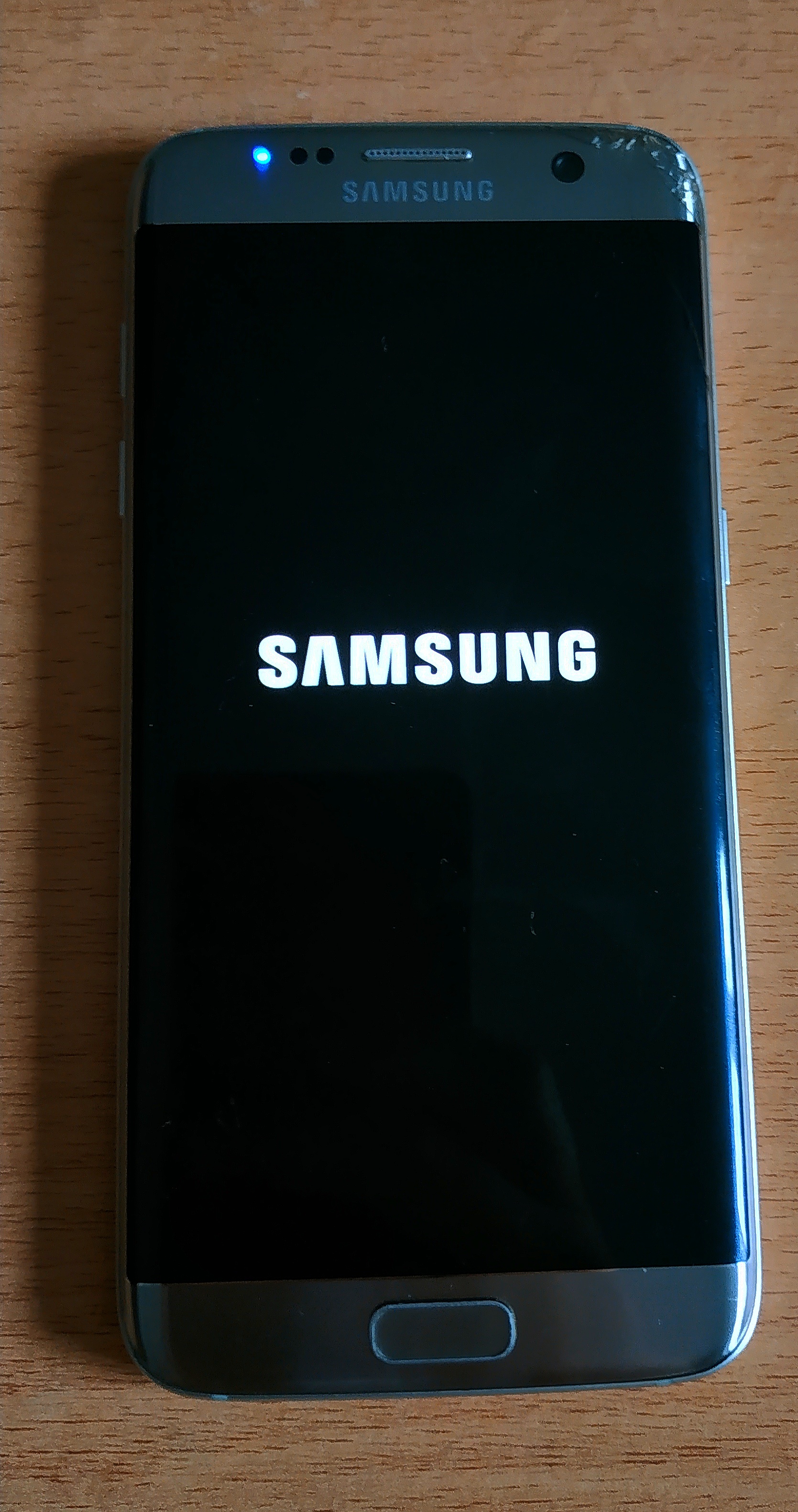 Не включается Samsung S7 Edge Demo Unit