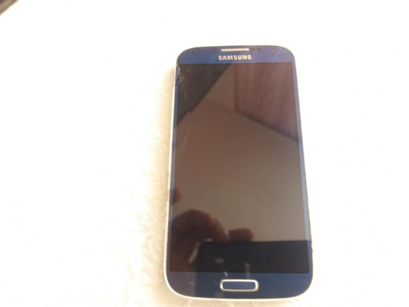 Вы бы на моем месте купили этот смартфон Samsung Galaxy S4 1920x1080 8 ядер 850грн, рабочий но маленький скол