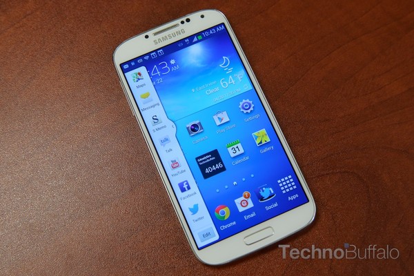 Какой телефон взять Samsung Galaxy S3 или же Samsung Galaxy S4 У S4 пооему только экран отличается от S3 - 1