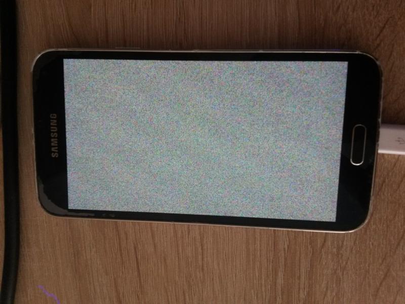 Что с экраном телефона Galaxy S5 Можно ли самому исправить