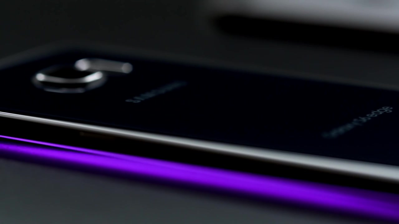 Что лучше: Samsung Galaxy S6 Edge или iPhone 6 - 1
